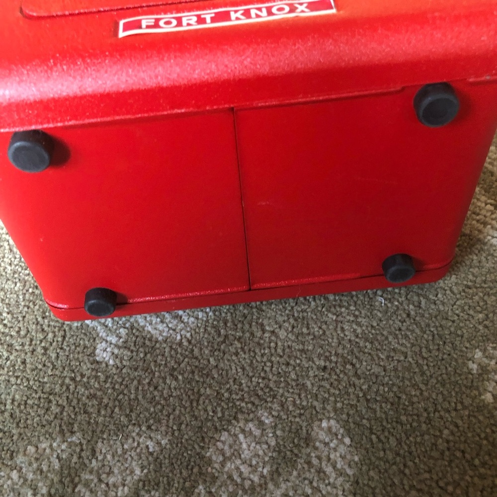 Metal safe , easy combination . Child safe (2) both safes for 10.00 - Picture 4 of 4